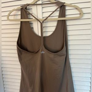 ALO yoga brown tank top. Size large.